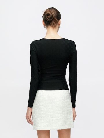 GUESS Тениска 'ELLEONA' в черно