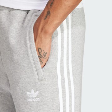 Effilé Pantalon ADIDAS ORIGINALS en gris