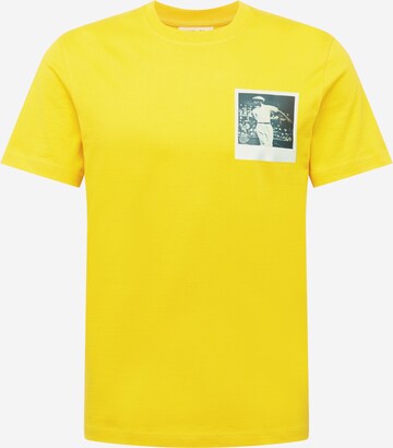 LACOSTE Тениска 'Lacoste x Polaroid Gypse' в жълто: отпред