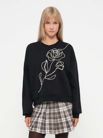 ONLY Sweatshirt 'ONLELISANNA' in Zwart: voorkant