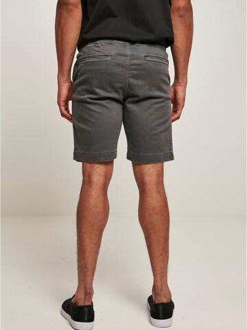 Urban Classics Regular Shorts in Grau