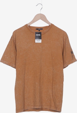 tigha Shirt in M in Brown: front