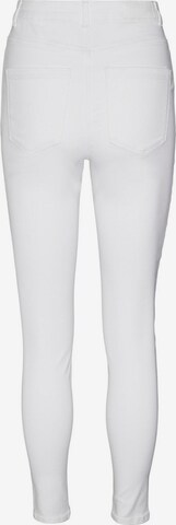 Vero Moda Petite - Skinny Calças de ganga 'Sophia' em branco