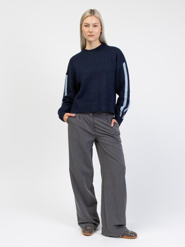 BROKE + SCHÖN Sweater in Blue