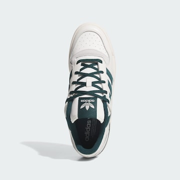 ADIDAS ORIGINALS Ниски маратонки 'Forum' в бяло