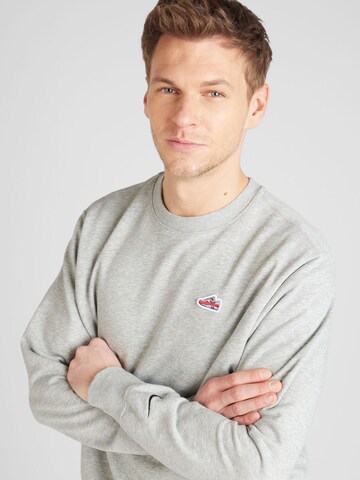 Sweat-shirt Nike Sportswear en gris