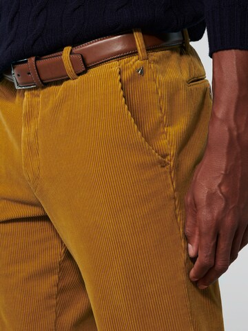 Regular Pantalon chino Meyer Hosen en jaune