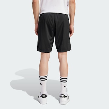 ADIDAS ORIGINALS Loosefit Shorts 'Adicolor Firebird' in Schwarz