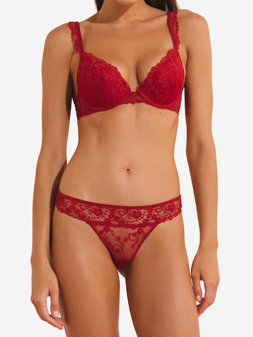String 'Soupcon' di ETAM in rosso