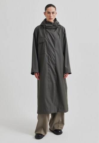 SECOND FEMALE Between-Seasons Coat 'Stormie' in Grey: front