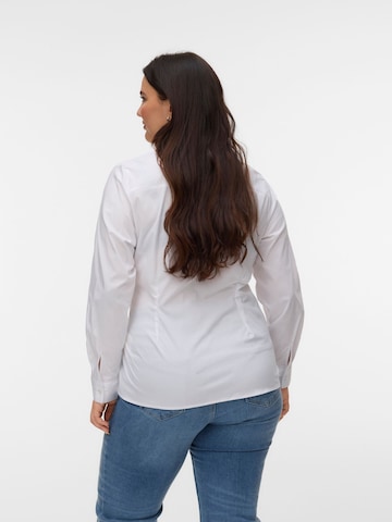 Vero Moda Curve - Blusa 'AWCalva' en blanco