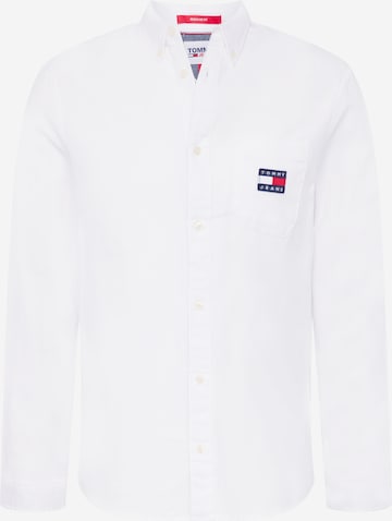 Tommy Jeans Regular fit Button Up Shirt in White: front