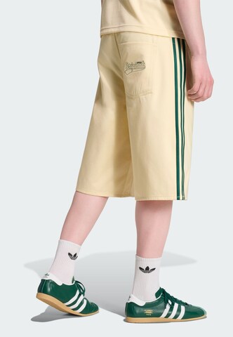 ADIDAS ORIGINALS - Loosefit Calças 'Firebird' em bege