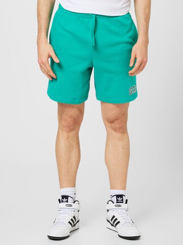 Regular Pantaloni de la GAP pe verde: față