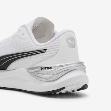 Chaussure de course 'Electrify NITRO™ 3' PUMA en blanc