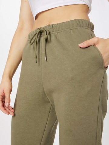 PIECES Tapered Pants 'Chilli' in Green