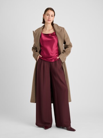 Guido Maria Kretschmer Women Wide leg Παντελόνι πλισέ 'Finja' σε καφέ