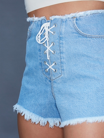 ABOUT YOU x Antonia Regular Shorts 'TILDA' in Blau