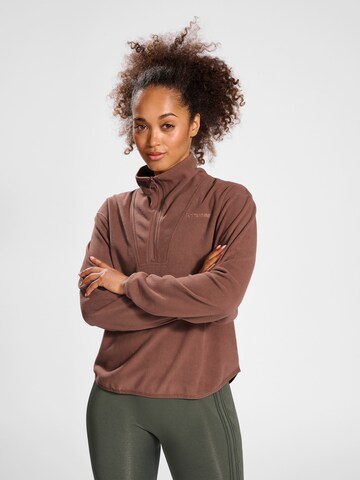 Hummel Fleece jas in Bruin: voorkant