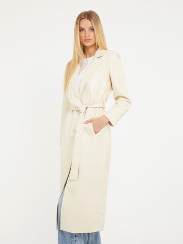 GUESS Between-Seasons Coat in White: front