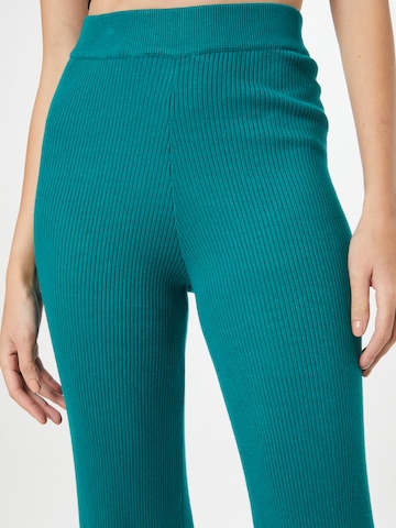 évasé Pantalon 'Harriet' Gina Tricot en vert