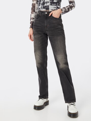 regular Jeans 'Voyage' di WEEKDAY in nero: frontale