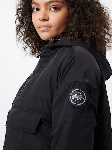 Urban Classics Jacke in Schwarz