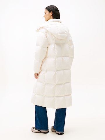 Tommy Jeans - Abrigo de invierno 'ALASKA' en blanco