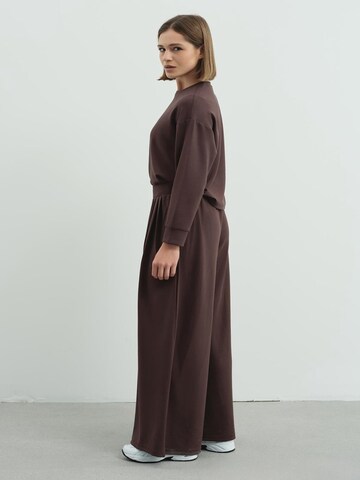 C&City Wide Leg Hose in Braun