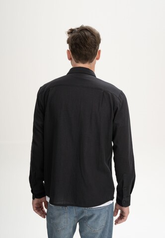 MELA - Ajuste regular Camisa 'Ishir' en negro