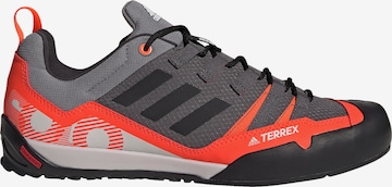 ADIDAS TERREX - Zapatos bajos 'Swift Solo' en gris