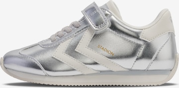 Hummel Sneaker 'Stadion Metallic' in Silber: Vorderseite