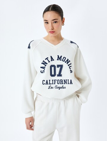 Koton Sweatshirt in Weiß: Vorderseite