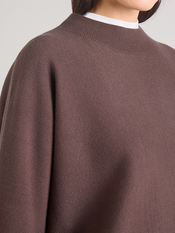 Pull-over COMMA en marron