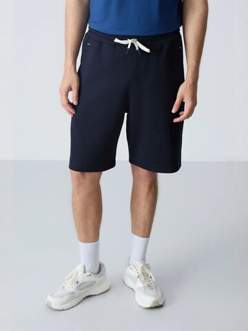 Tommy Life Regular Shorts in Blau: Vorderseite
