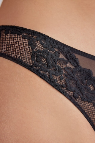 INTIMISSIMI Slip in Schwarz