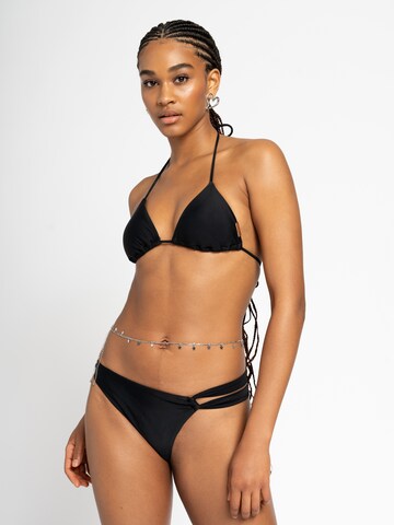 Alife and Kickin Bikini Bottoms 'JameliaAK' in Black: front