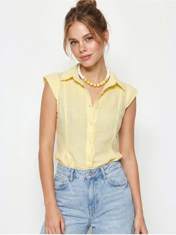 T-shirt 'Hemden' Bianco Lucci en jaune