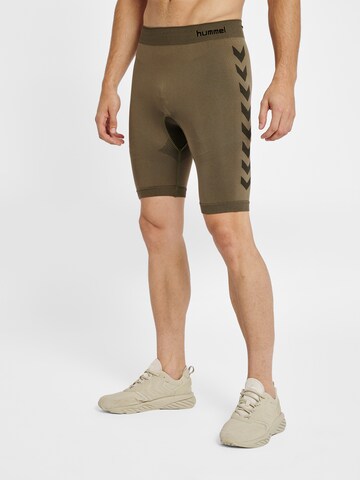 Hummel Skinny Sportshorts in Grün: predná strana