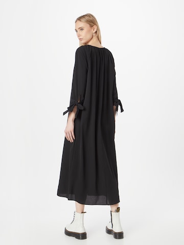 Monki - Vestido em preto