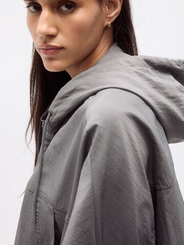 Pull&Bear Jacke in Grau