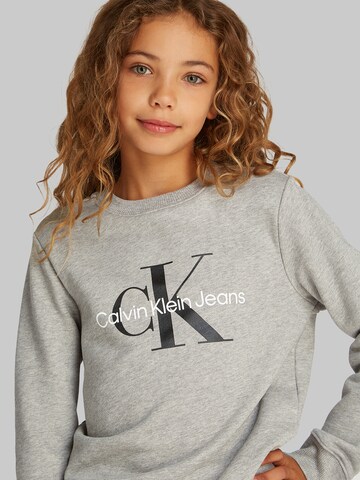 Felpa di Calvin Klein Jeans in grigio
