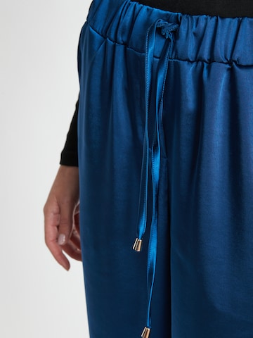 Ana Alcazar Regular Trousers in Blue