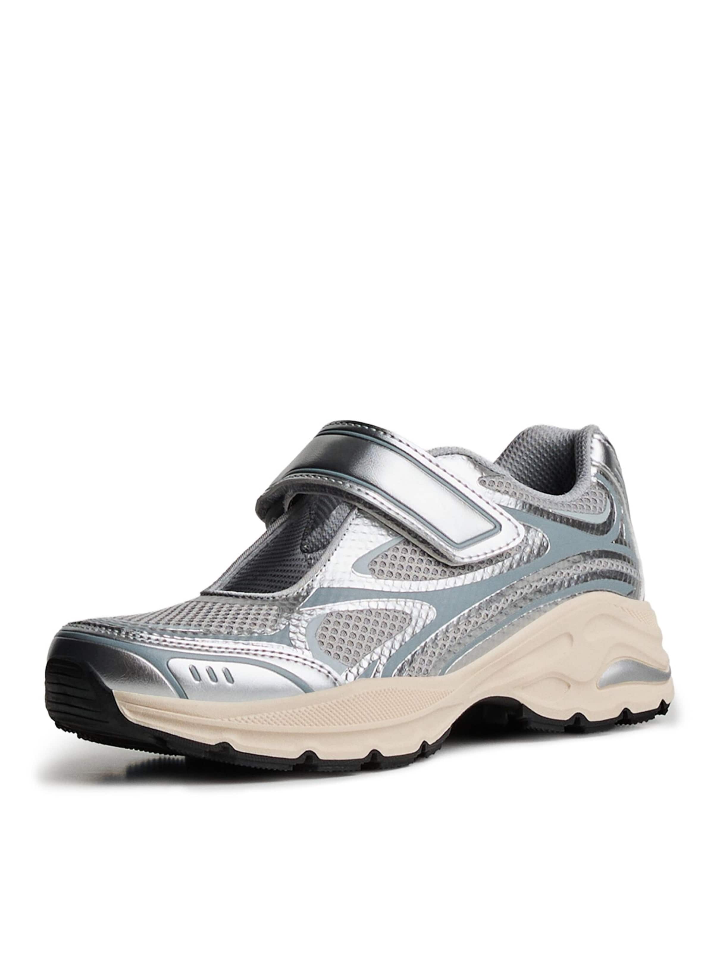 Bershka Nizke superge | srebrna barva: sprednja stran