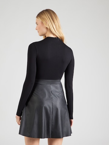 ABOUT YOU Ruha 'Mona' - fekete