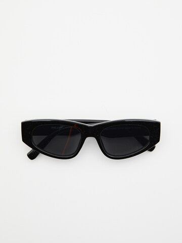 Pull&Bear Sonnenbrille in Schwarz