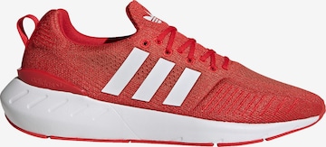 Sneaker bassa 'Swift Run 22' di ADIDAS ORIGINALS in rosso