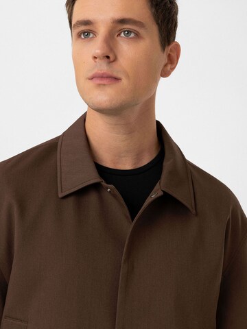 Veste mi-saison 'Godric' Antioch en marron