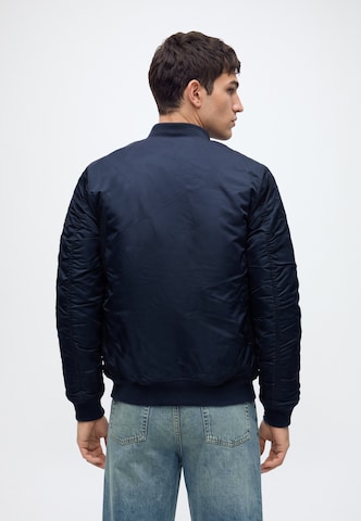 Vintage Industries Between-season jacket 'Westford MA1' in Blue