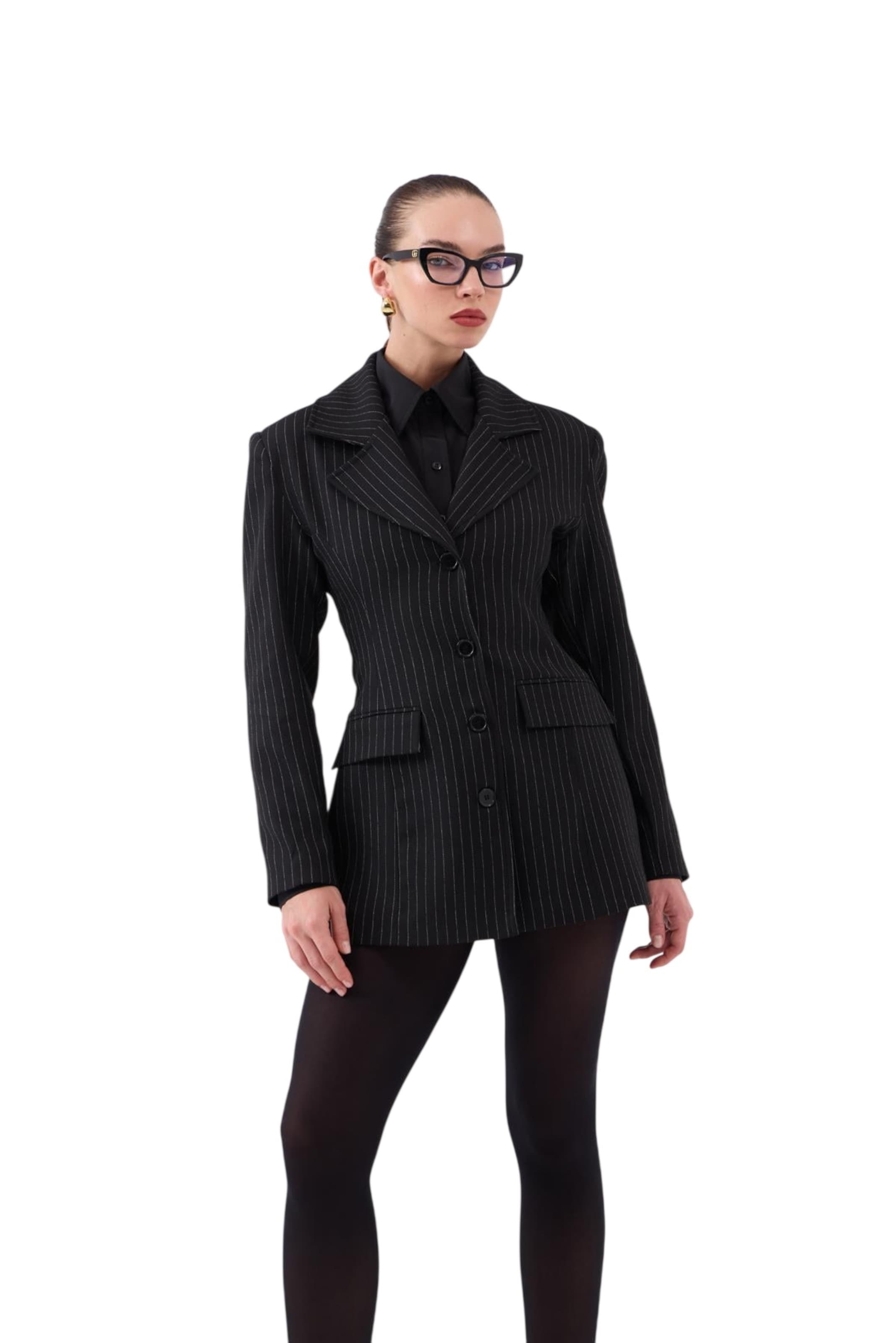 HOLLY LOLLY Blazer in Black